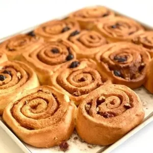 Vegan Cinnamon Rolls